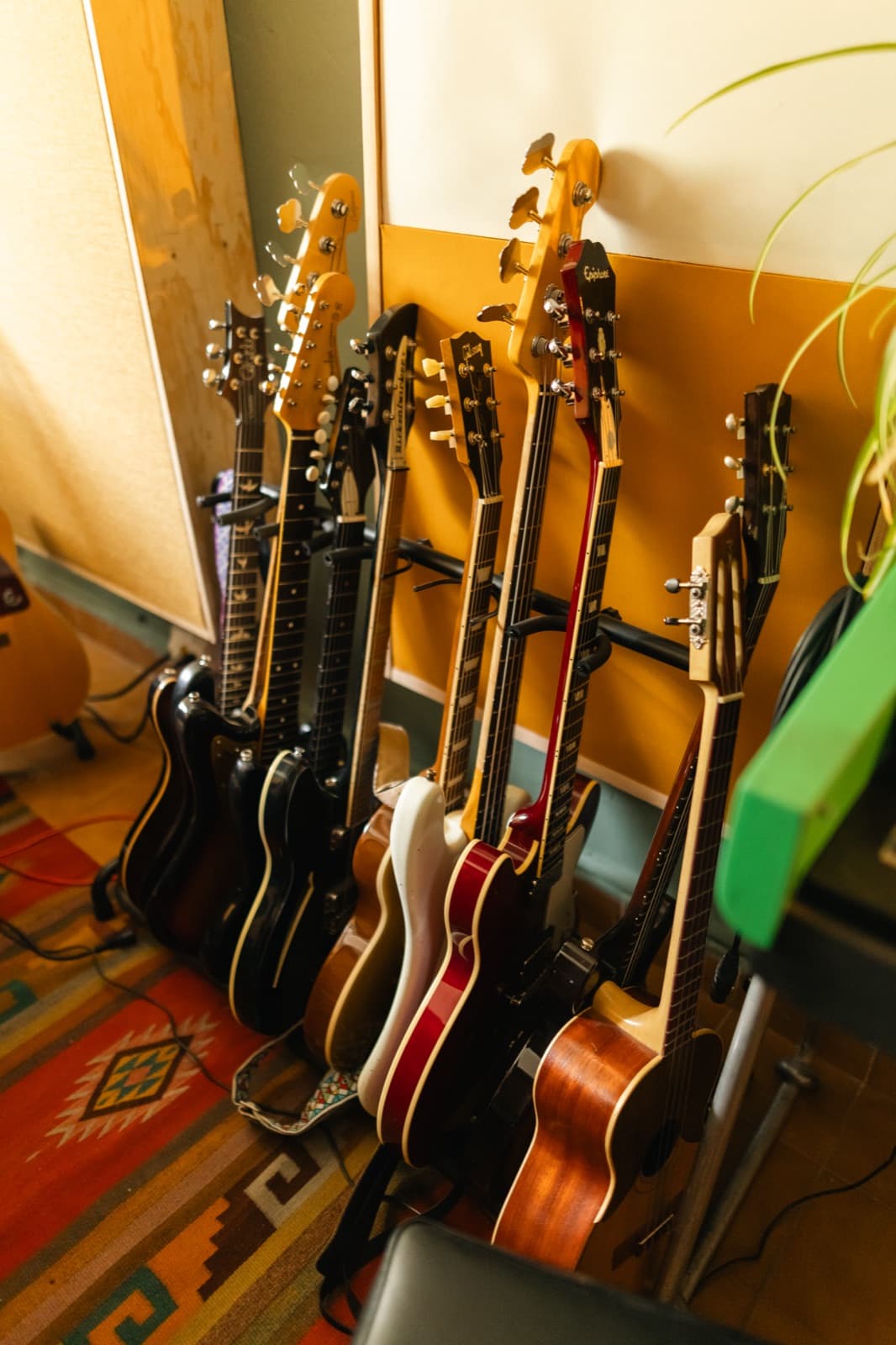 Basses
